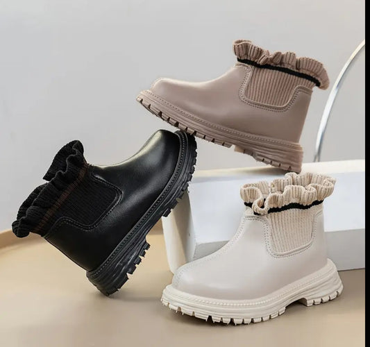 Ankle-High Boots with Ruffled Cuffs Zipper